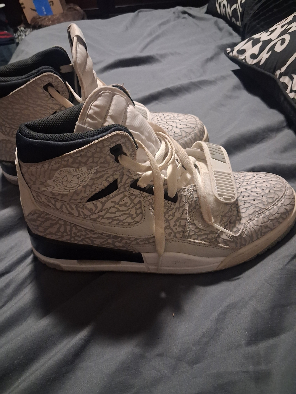 Jordan-Style Mid-Top Sneakers in Cement Size 8.5 Men 10 Women